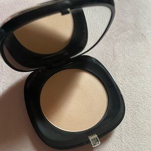 Marc Jacobs Accomplice Instant Blurring Beauty Powder